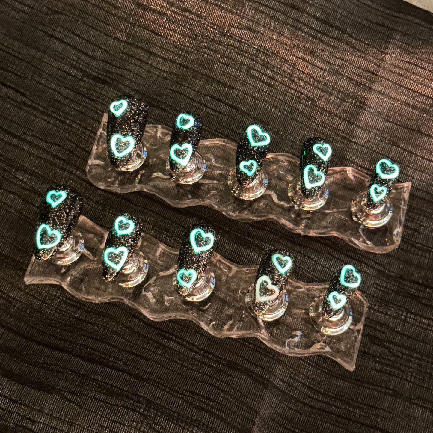 * Black Pink Heart Spark | Handmade Press-On Nails | Style No. A042 | Glow-in-the-Dark Pink Hearts on Glitter Black