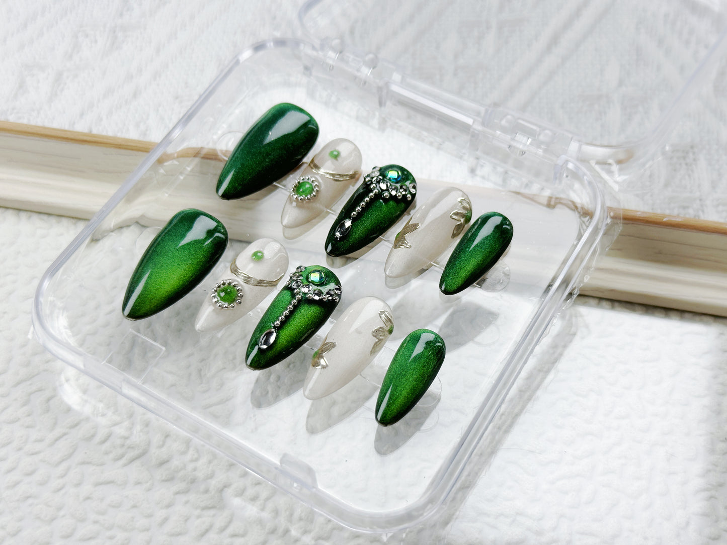 Emerald Velvet Handmade Press-On Nails | Style No. A001| Deep Green Cat Eye, Elegant Jewel Design