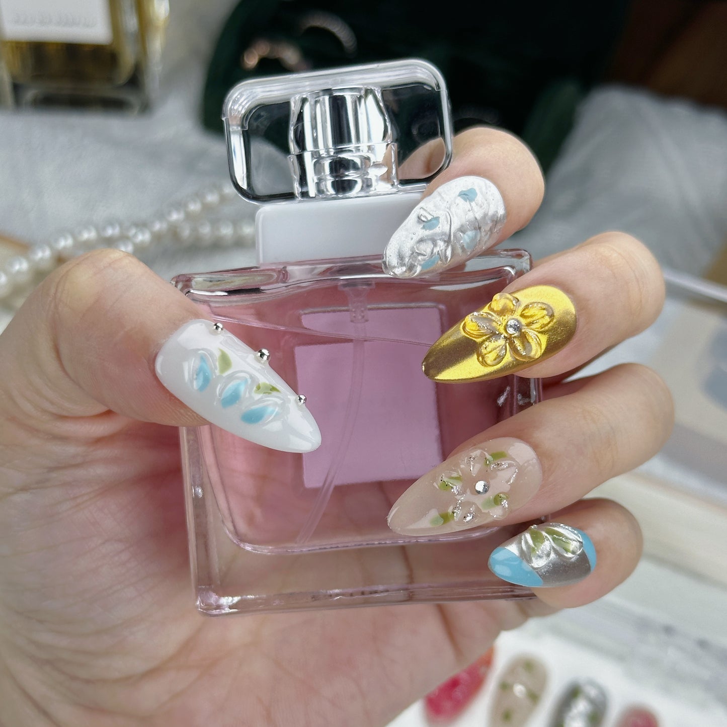 Molten Garden | Handmade Press-On Nails | Style No. G017| Mixed Metal Texture, Abstract Floral Design, Reusable Artistic Nail Set