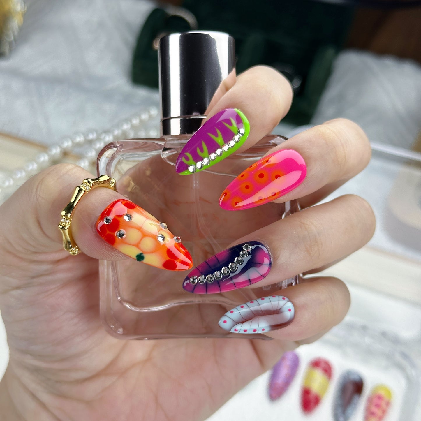 Monster Pop | Handmade Press-On Nails | Style No. G006| Bold Color Mix, Claw-Inspired Design, Reusable Artistic Nail Set