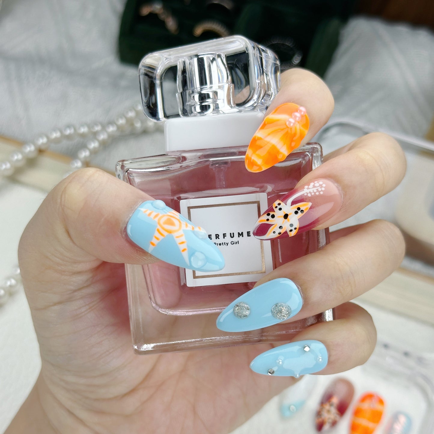 * Seaside Story | Handmade Press-On Nails | Style No. G001| Starfish & Seashell Design, Ocean Blue & Sunset Orange, Reusable Beach-Inspired Nail Set