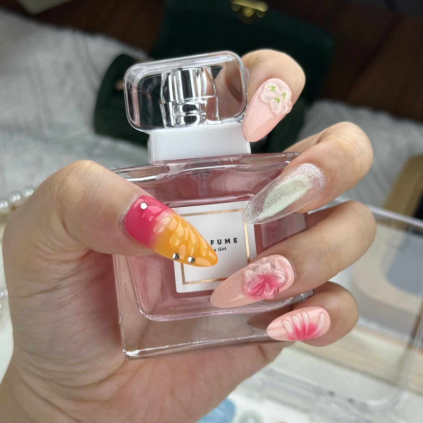 * Pastel Breeze | Handmade Press-On Nails | Style No. G030| Shell Texture, 3D Floral & Gradient Design, Reusable Spring Nail Set